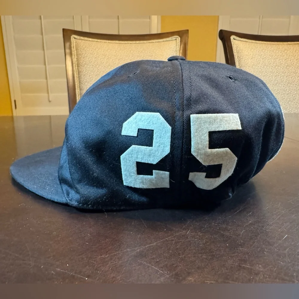 New Gucci Logo Black White Baseball Hat Size XL